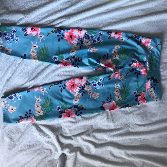 Girl’s leggings. Gap. Size 10. Floral print. - Picture 4 of 4